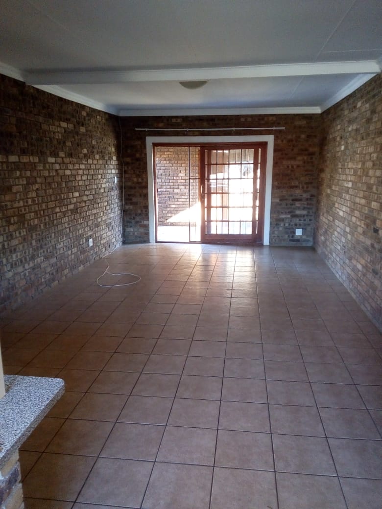 18 Bedroom Property for Sale in Oudorp North West